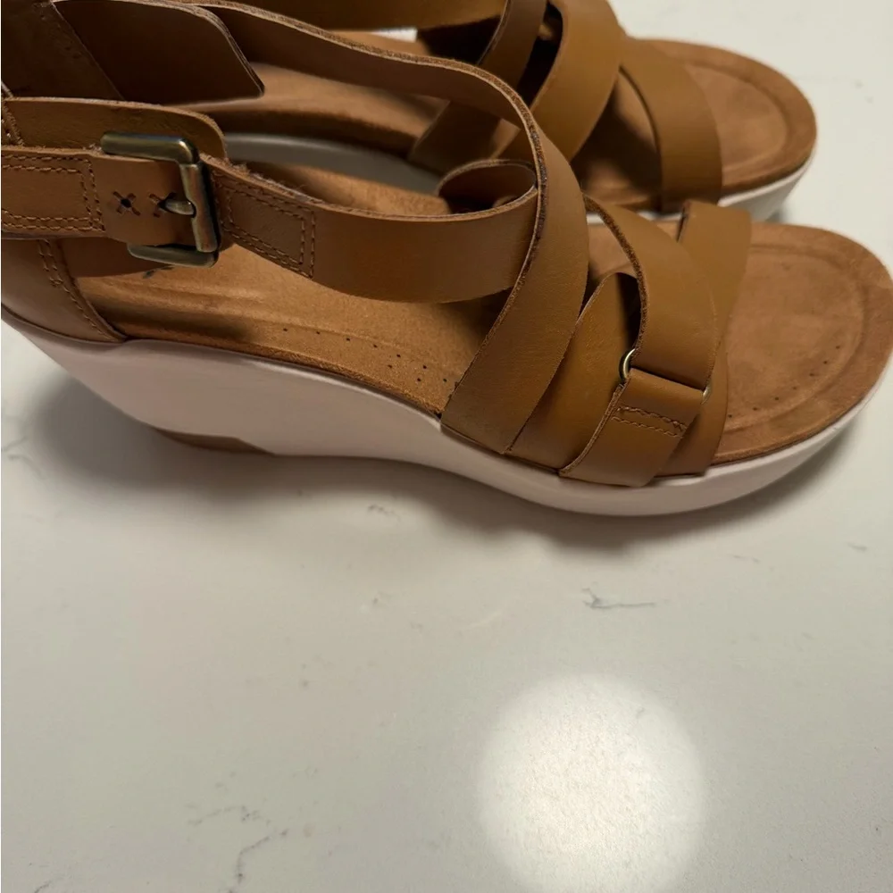 Women's OTBT TERESA Tan Wedge Sandals SIZE 7 EUC - Picture 5 of 8